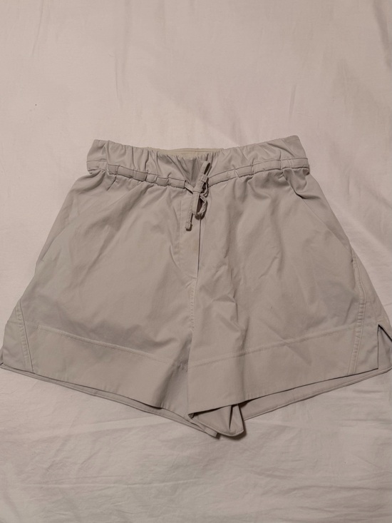 lululemon athletica Pants - Lululemon Cream Cinchable High-Waist Shorts - 3.5”
